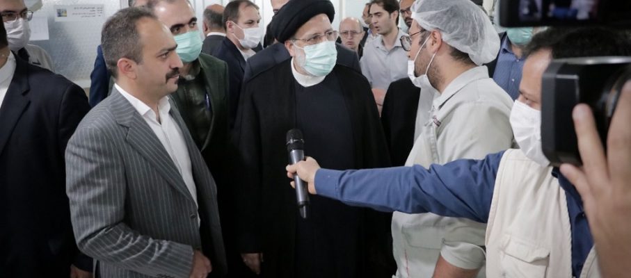 گزارش تصویری از حضور رییس جمهور در گروه بهداشتی فیروز